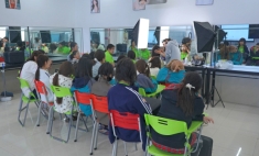 聚焦课堂 | 看兰州新华互联网+形象设计学子如何玩转“轻泰妆容+极简发型”