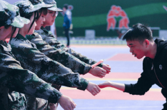 【媒体关注】}新华培养学生良好行为习惯 既成才更成人