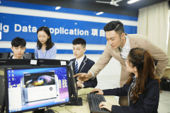 兰州新华互联网学校如何培养人才？
