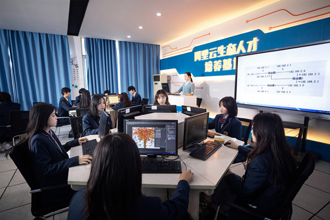 初中生学什么技术好?互联网行业深受喜爱