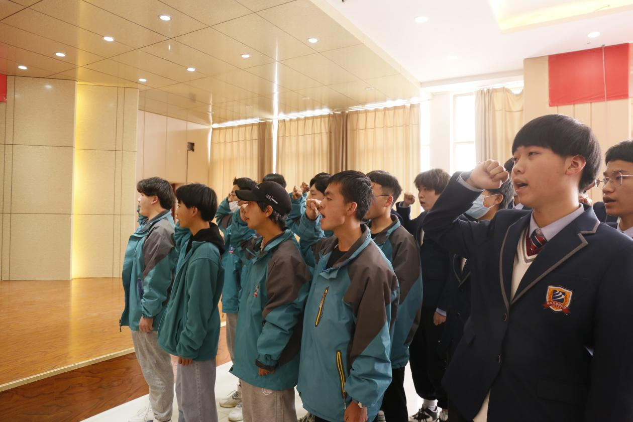 兰州新华新团员入团宣誓仪式举行