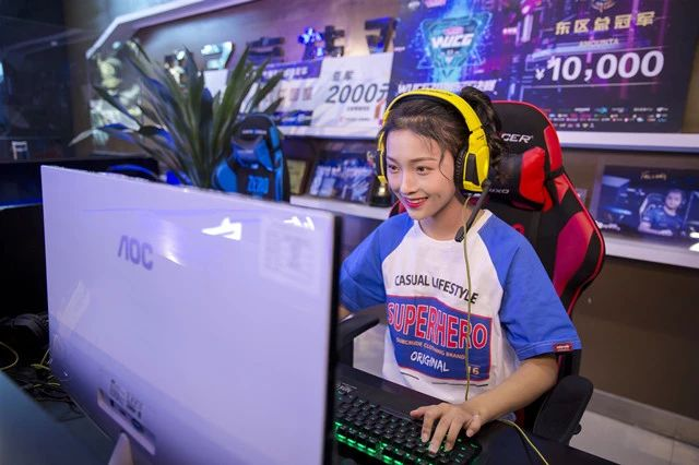 初高中女生成绩不理想,学什么技术好?
