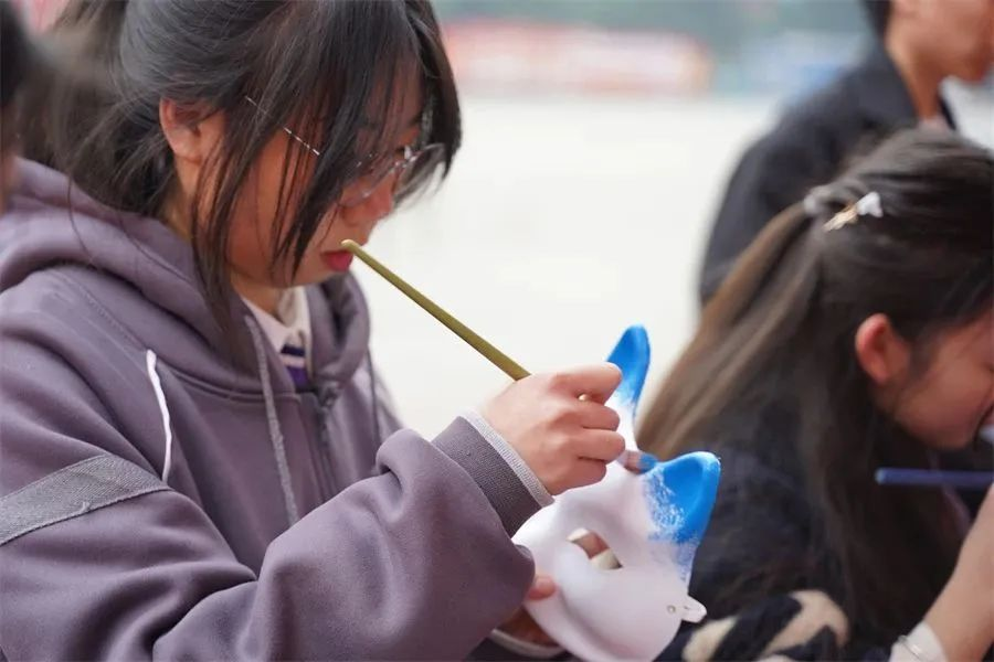 新华电脑教育春季开学热 | 非遗进校园，国潮范十足！