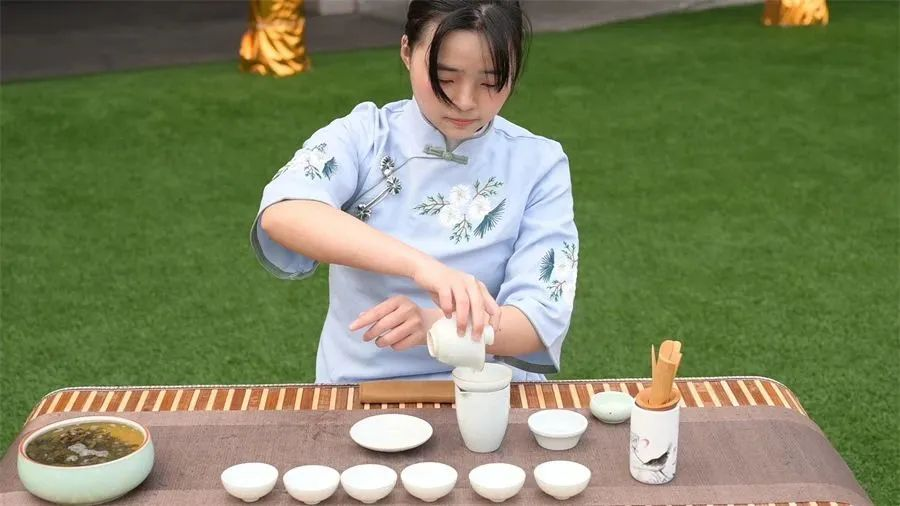 新华电脑教育春季开学热 | 非遗进校园，国潮范十足！