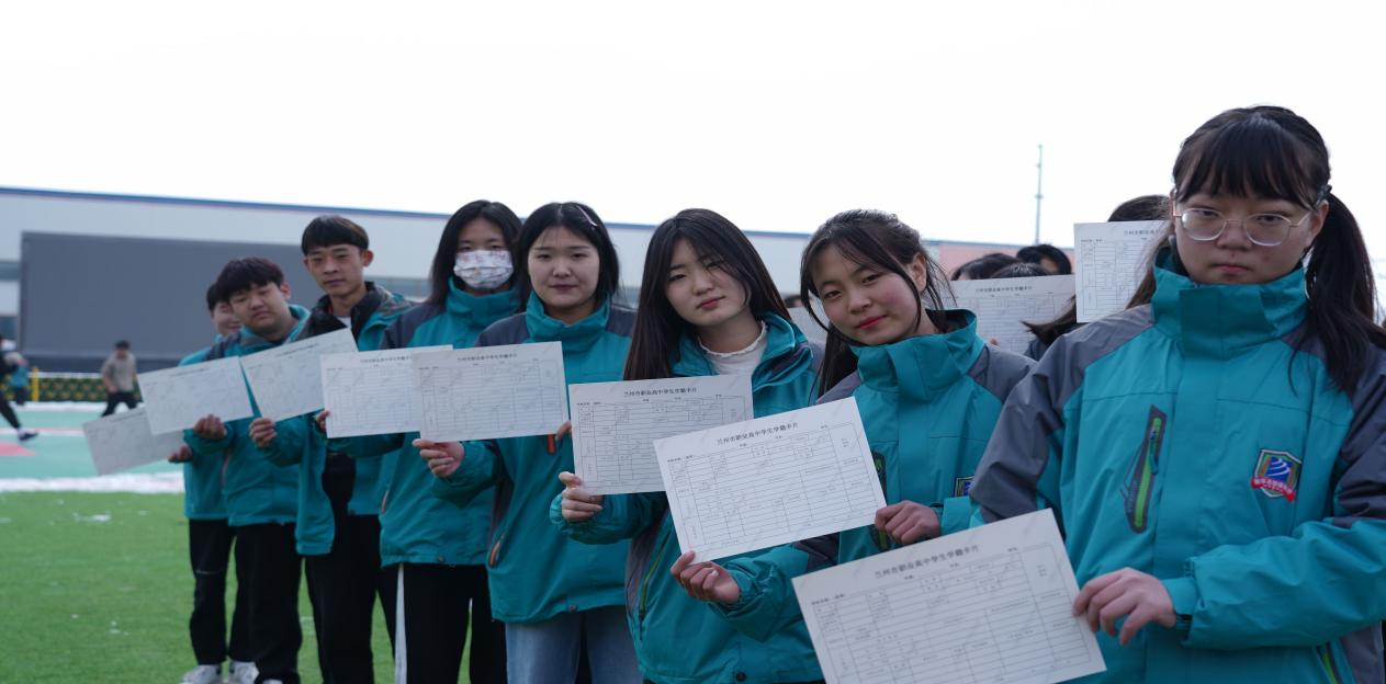 兰州新华学校学籍信息采集第一天,现场太火爆!