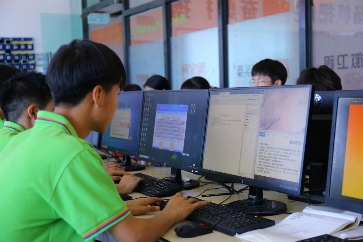 高中生除了考大学,还有什么好出路?