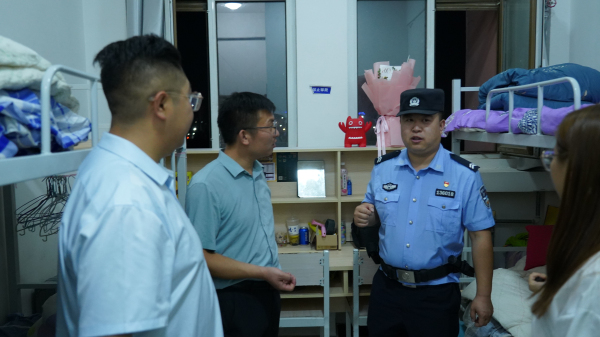 兰州新华 警校联合-校园安全检查