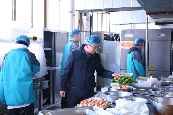兰州新华食品安全检查-强化校园食品监管 筑牢食品安全“网”
