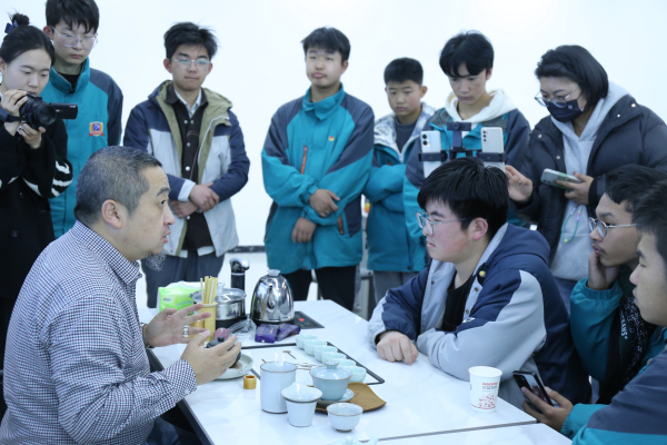 兰州新华学校茶艺讲座 传承文化 浸润茶香 提升学生综合素质