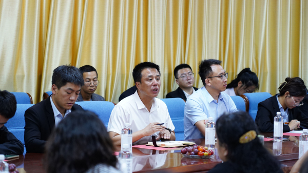携手共进 共创未来 兰州新华高三学生家长会